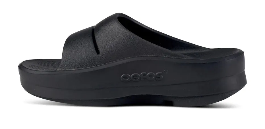 OOFOS - OOmega OOahh Sandal (Black) - Women's