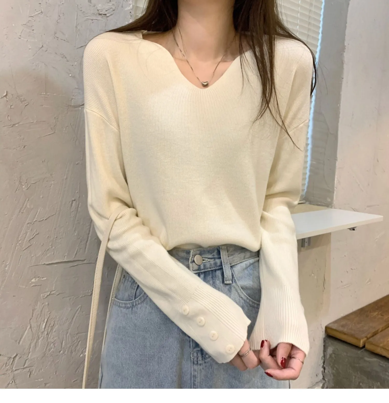 Sally Loose Button Woman Sweater