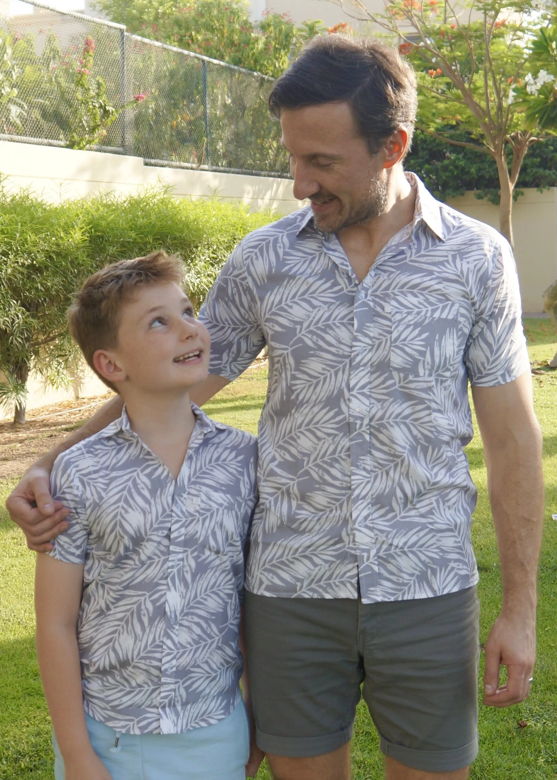 The Men’s Casual Shirt - Pebble Palms